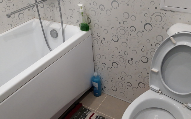 Ulitsa Kuzymina, 3 Apartments