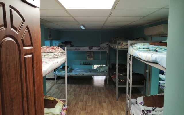 WeekendSleep Hostel