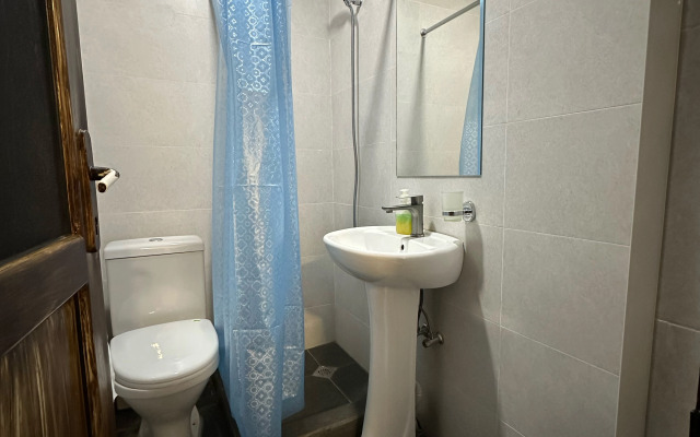 U Ashota Guest house