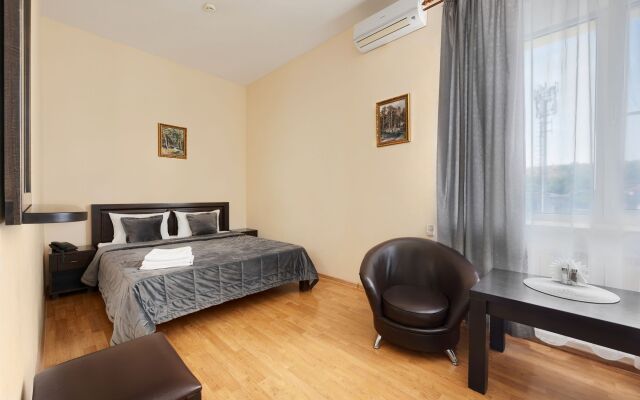 SQ Kirovski Hotel