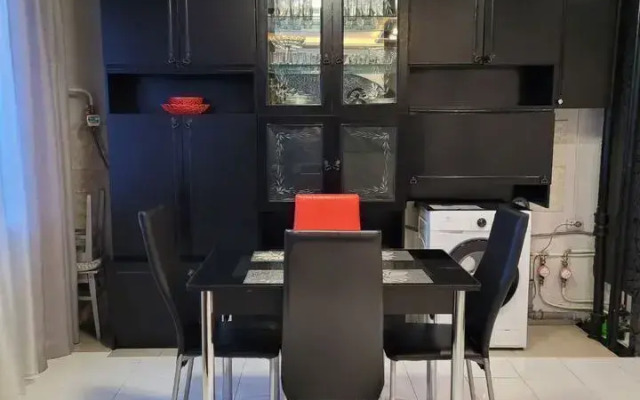 Na Ulitse Tyulenina 1 Apartments