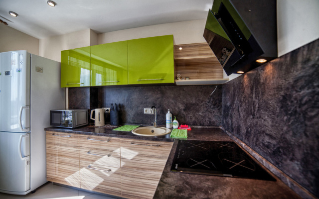 Na Novo-Chernushenskom Apartment