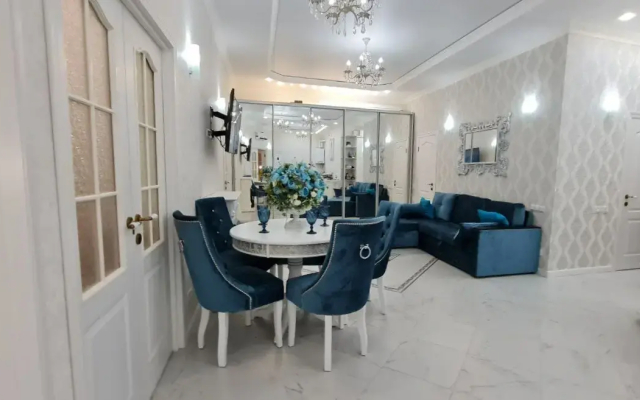 Квартира Royal Apartment на Крымской 22 Четырехкомнатные