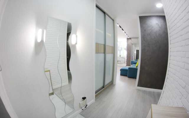 Dvukhkomnatnye Ryadom S Trts Mega Apartments
