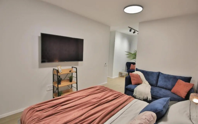 Апартаменты Cozy and Stylish Davinci