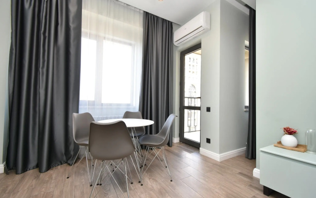 2-K v Novostroyke, Ulitsa Amiryana, Am2614 Flat