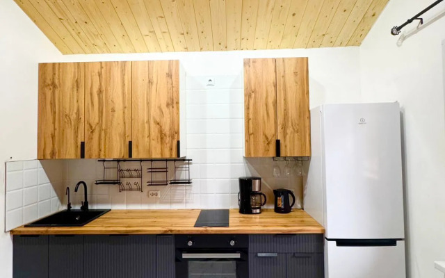 Частный дом у леса