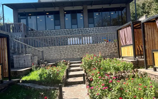 Popock Goris Guest House
