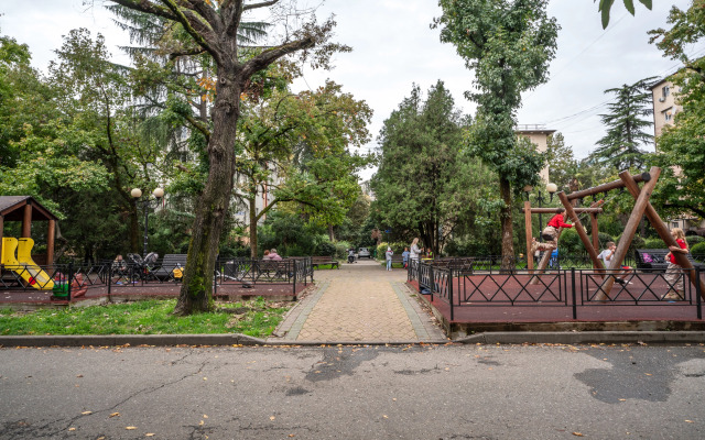 Uyutnaya V Tsentre Sochi Flat