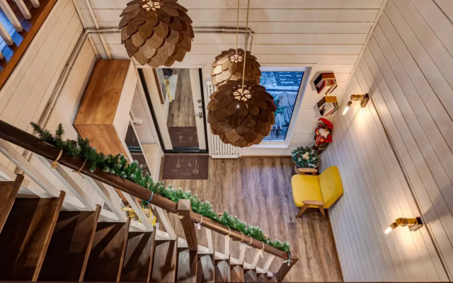 Частный дом с бaнeй на дpoвaх Harmony