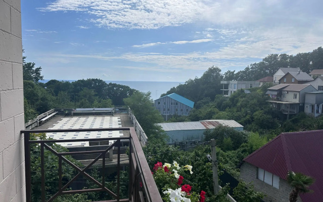 Меблированные Комнаты с Балконом в Гостевом Доме Ланселот