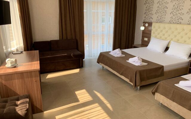 Golden Plaza Hotel