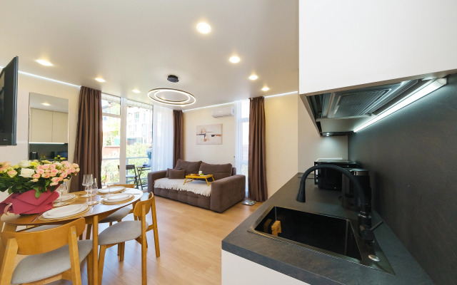 Green Palace 6 S Podogrevaemym Basseynom Krugly God Apartment