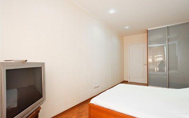 Nezavisimosti 74 Apartments
