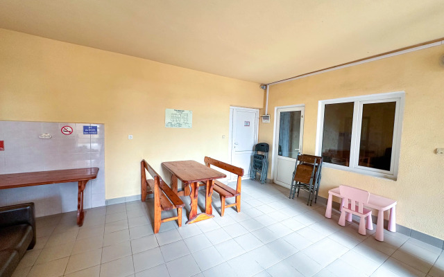 Edelveys Hotel