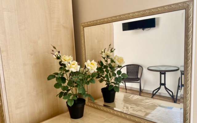 Red Rose Apartments