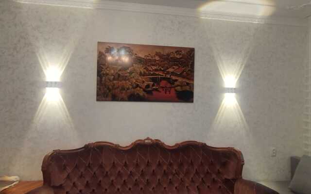 Vintazhnaya kvartira vozle metro Flat