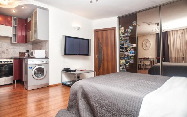 Апартаменты Кварт-Отель Бережковская набережная 8 1 1