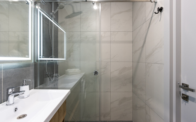 U Metro Avtovo Apartments