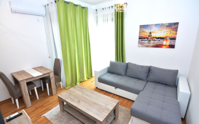 Jacek Apartments