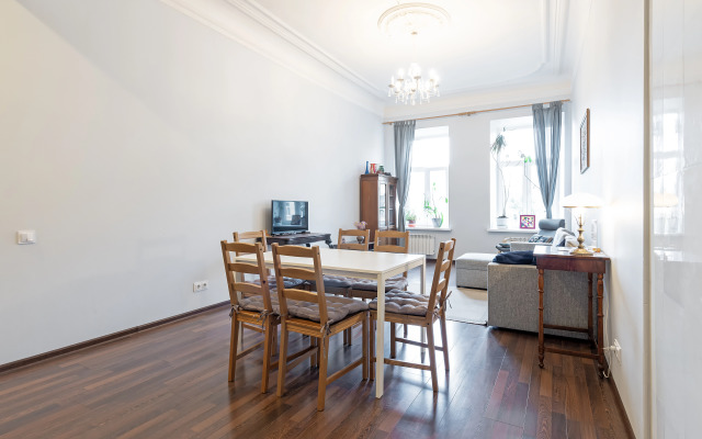 Апартаменты на Кирилловой 6