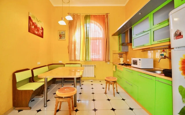 Na Polikurovskoy Ulitse 1 Apartments
