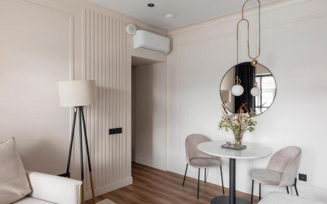 Point by Academia Hotel