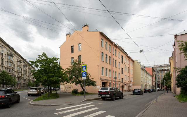 Апартаменты с петербургской атмосферой около метро Петроградская