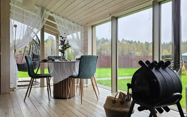 Novy Eko-Dom C Panoramnymi Oknami Private house