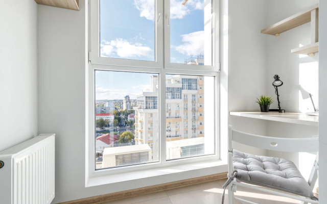 Апартаменты Полулюкс с Балконом и Красивым Видом Юг-Апарт