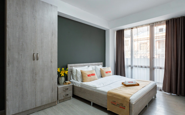 KeyGo #0127, 2 Bedroom, City Center Apartments