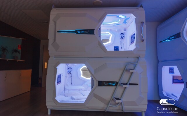 Capsulinn Hotel