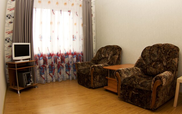V Starom Oskole 3-Bedroom Apartments