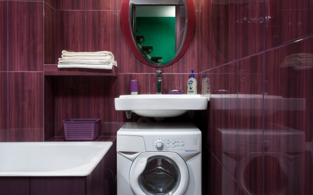Dvuhurovnevyie Standartnyie s Vidom na Gorod na Vladyikino Apartments