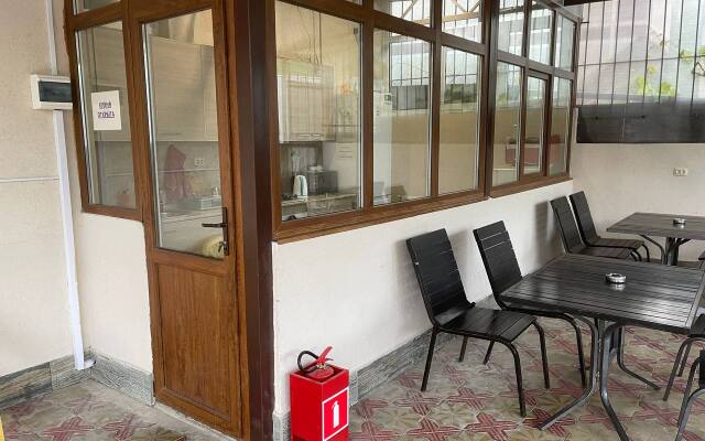 Volshebnik Living Quarters