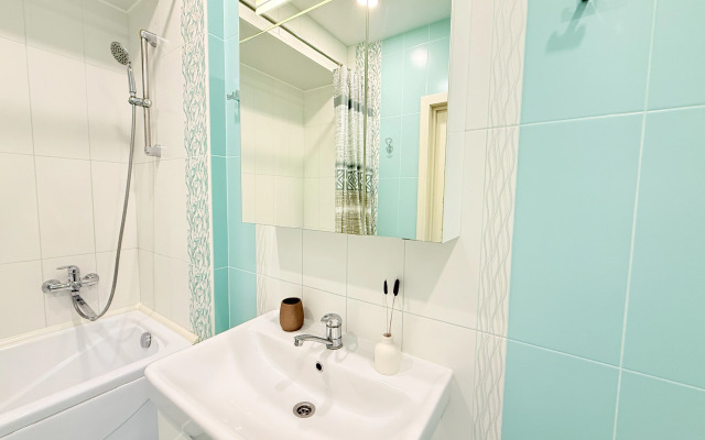 Квартира на 18 этаже (5 минут до центра)