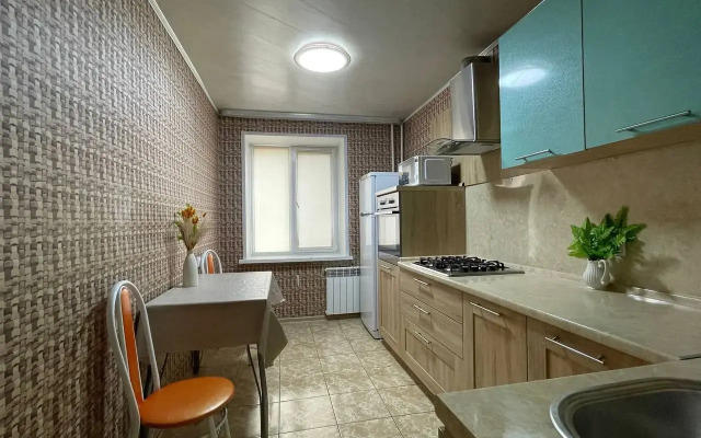 3-K. 70 M² 6 Krovatey Flat