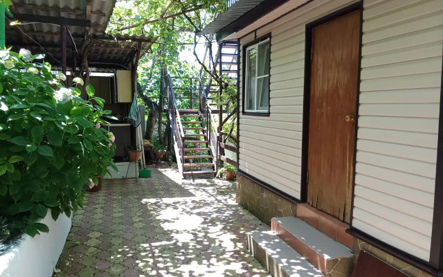 Na Zhigulevskoy Guest house