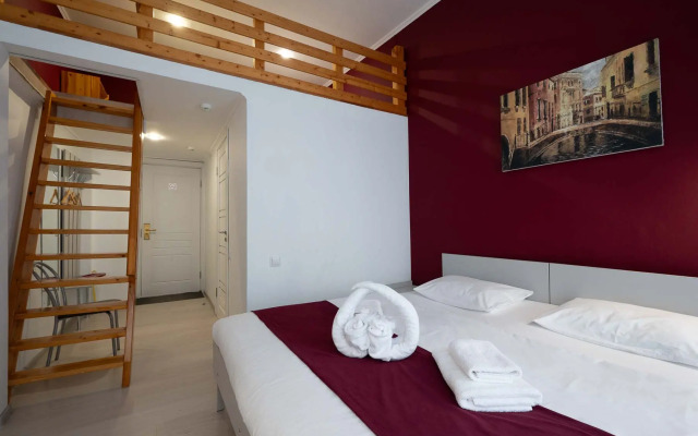 Hotel, IQHotel