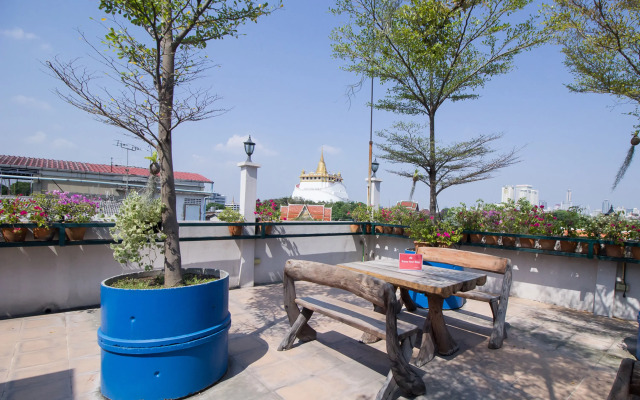 Отель ZEN Rooms Mahachai Khao San