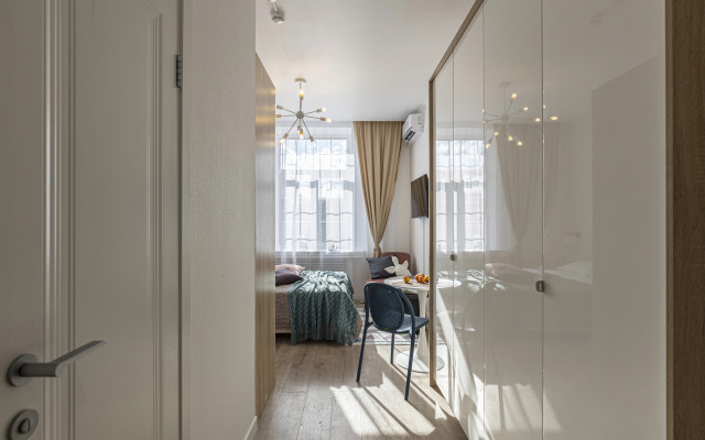 Апартаменты Девушка в шляпе