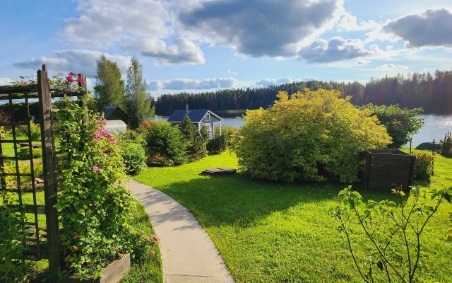 Domik Na Ozere Guest house
