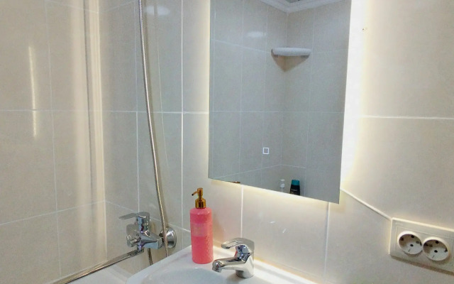 Dvukhurovnevaya V Tsentre Flat