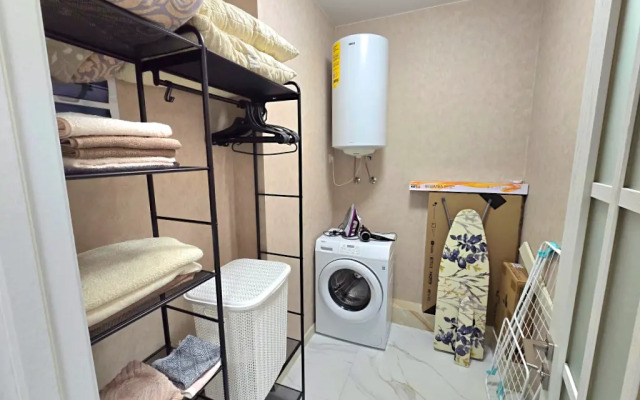 Апартаменты с Панорамными Окнами и Красивым Видом