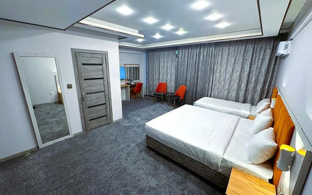Amazon Hotel