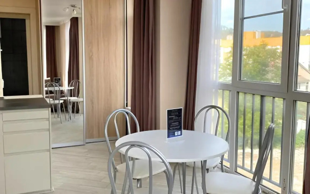 Studiya S Balkonom Alax Naprotiv Delta Sirius Apartments