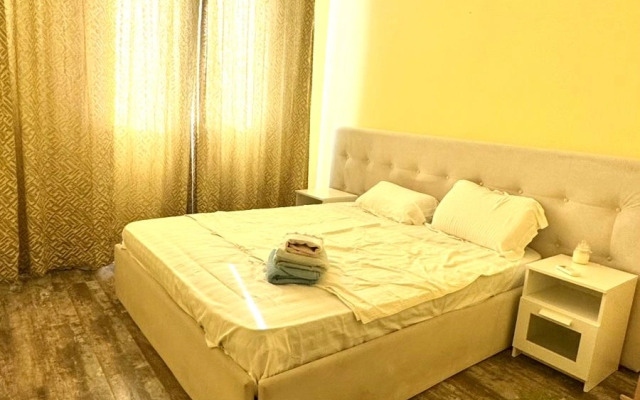 Idealnaya 3-K Kvartira dlya Semyi Flat