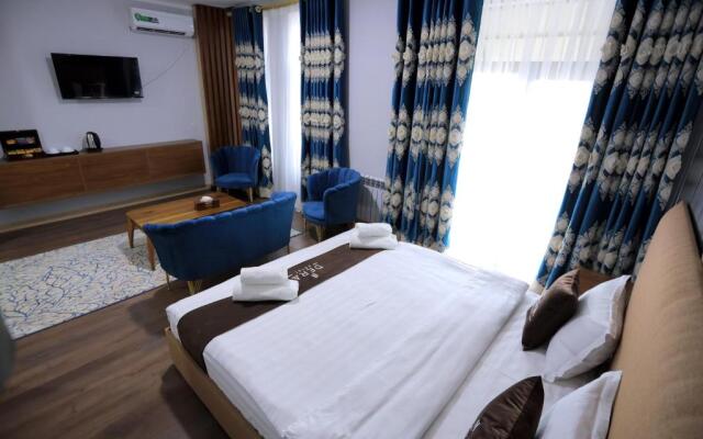 Dera Hotel