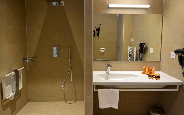 Le Tomino Hotel