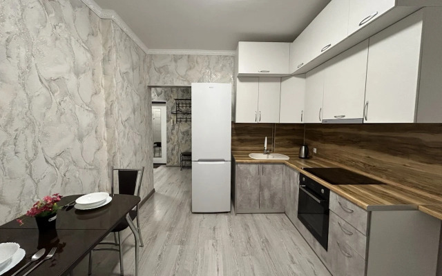 Uyutnaya kvartira v novom dome Flat